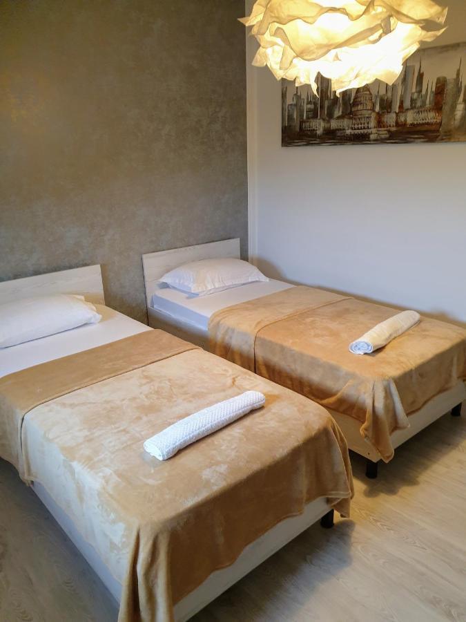 Hotel Queen Bucharest Luaran gambar